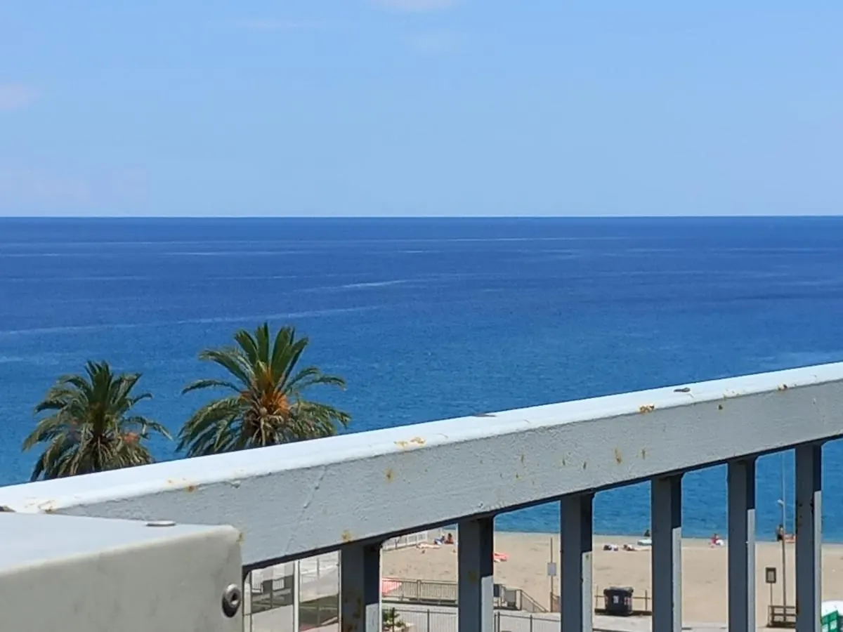 Sweet Sea View Apartment Savona