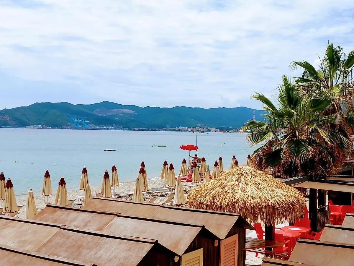 Sweet Sea View Apartment Savona
